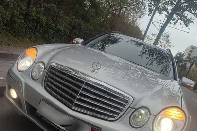 2008' Mercedes-Benz E 200