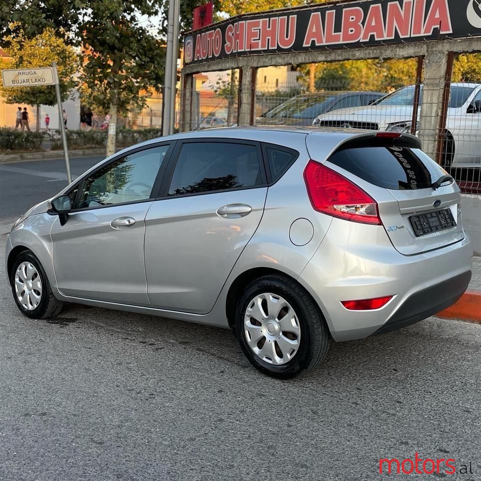 2010' Ford Fiesta photo #2