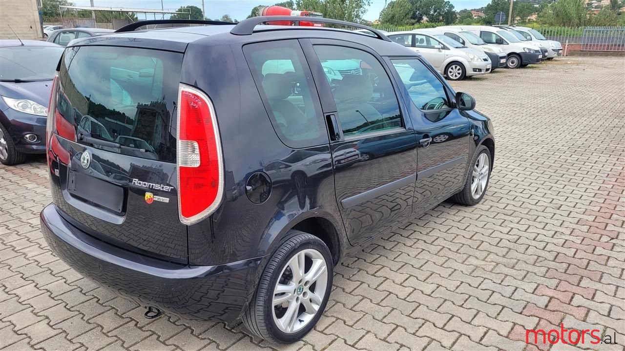 2008' Skoda Roomster photo #2