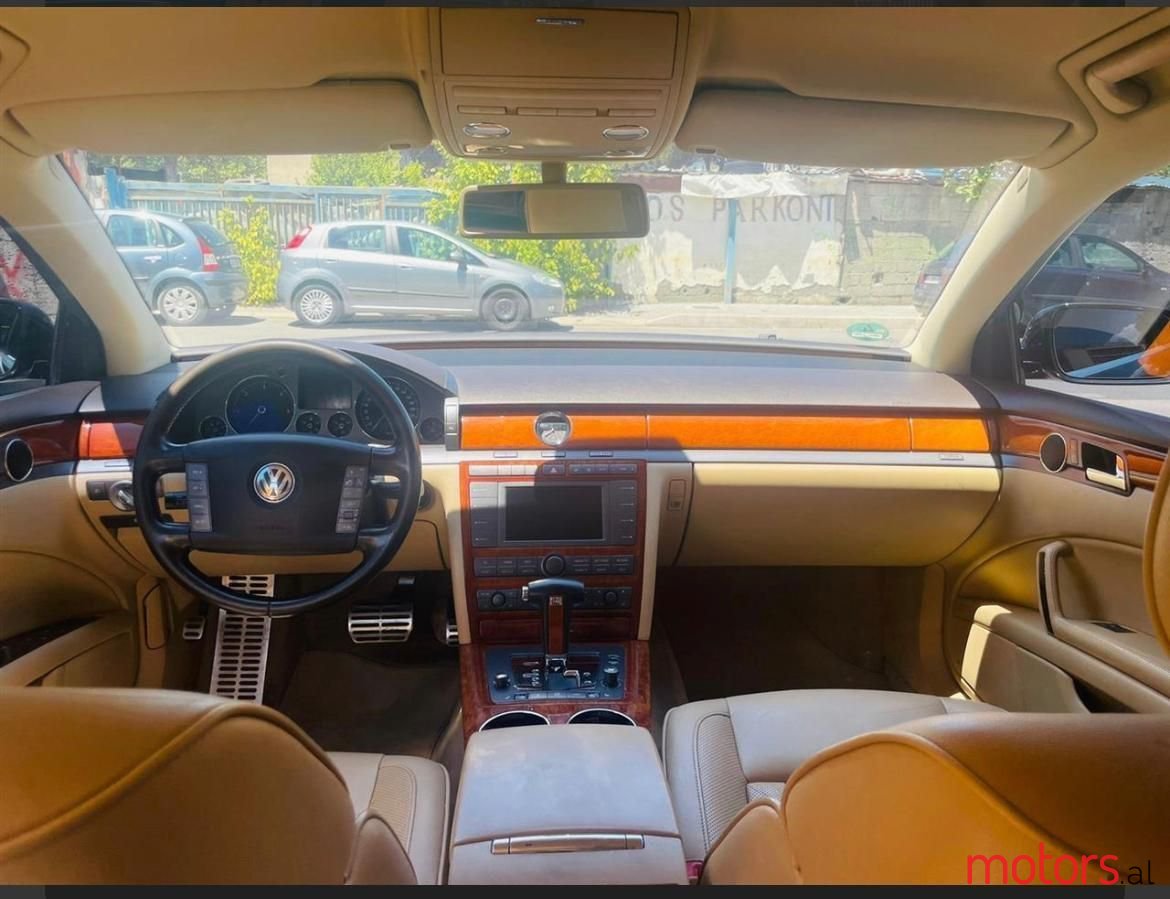 2007' Volkswagen Phaeton photo #6