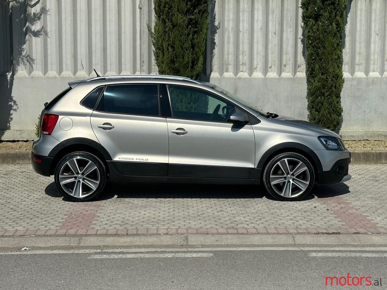 2012' Volkswagen Polo photo #3