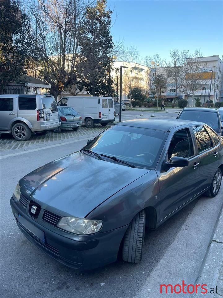 2002' SEAT Cordoba photo #3