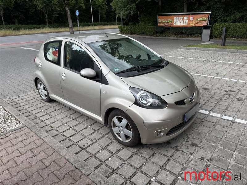 2008' Toyota Aygo photo #1