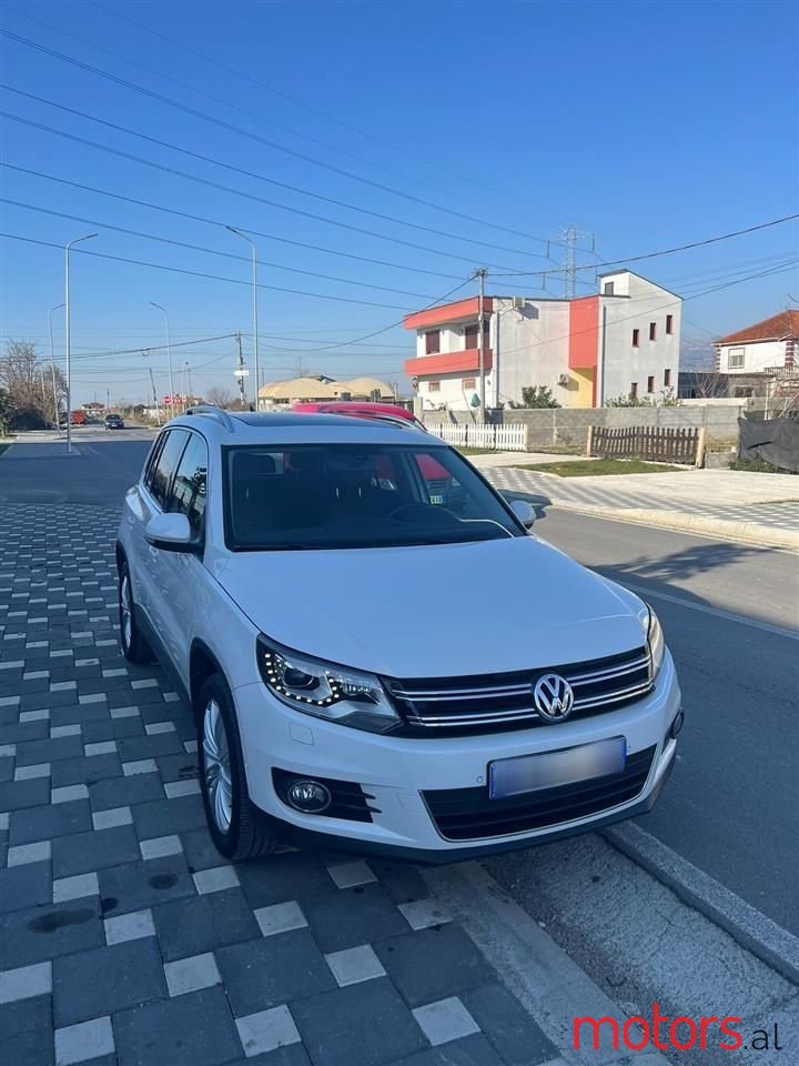 2012' Volkswagen Tiguan photo #3