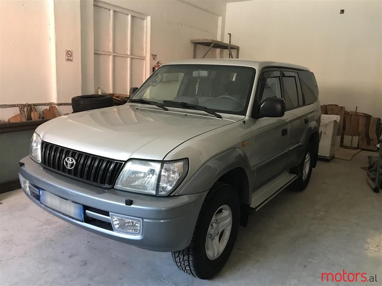 2001' Toyota Land Crusier photo #3