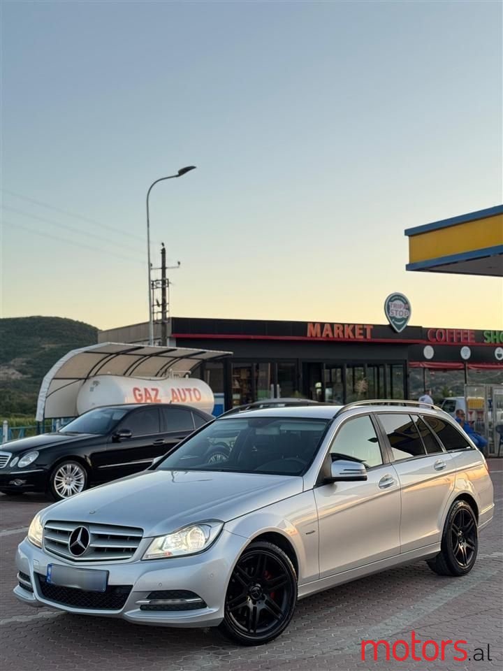 2011' Mercedes-Benz C 220 photo #1