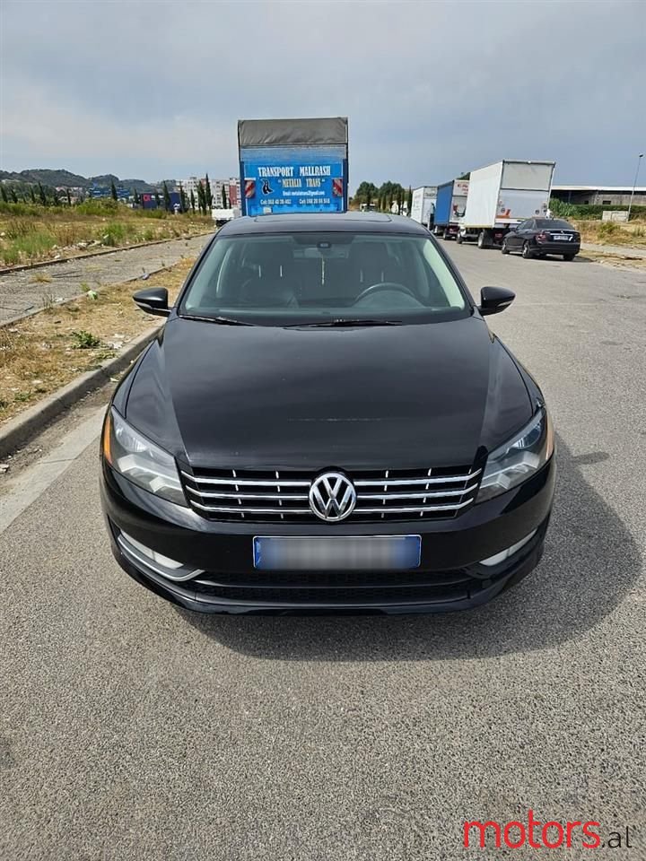 2012' Volkswagen Passat photo #1