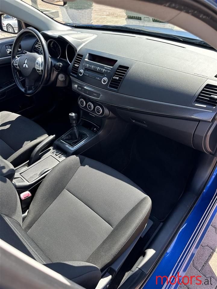 2011' Mitsubishi Lancer photo #2