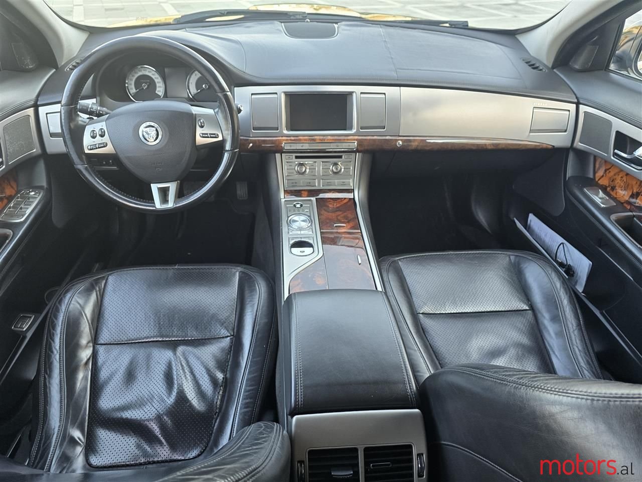 2010' Jaguar XF photo #4