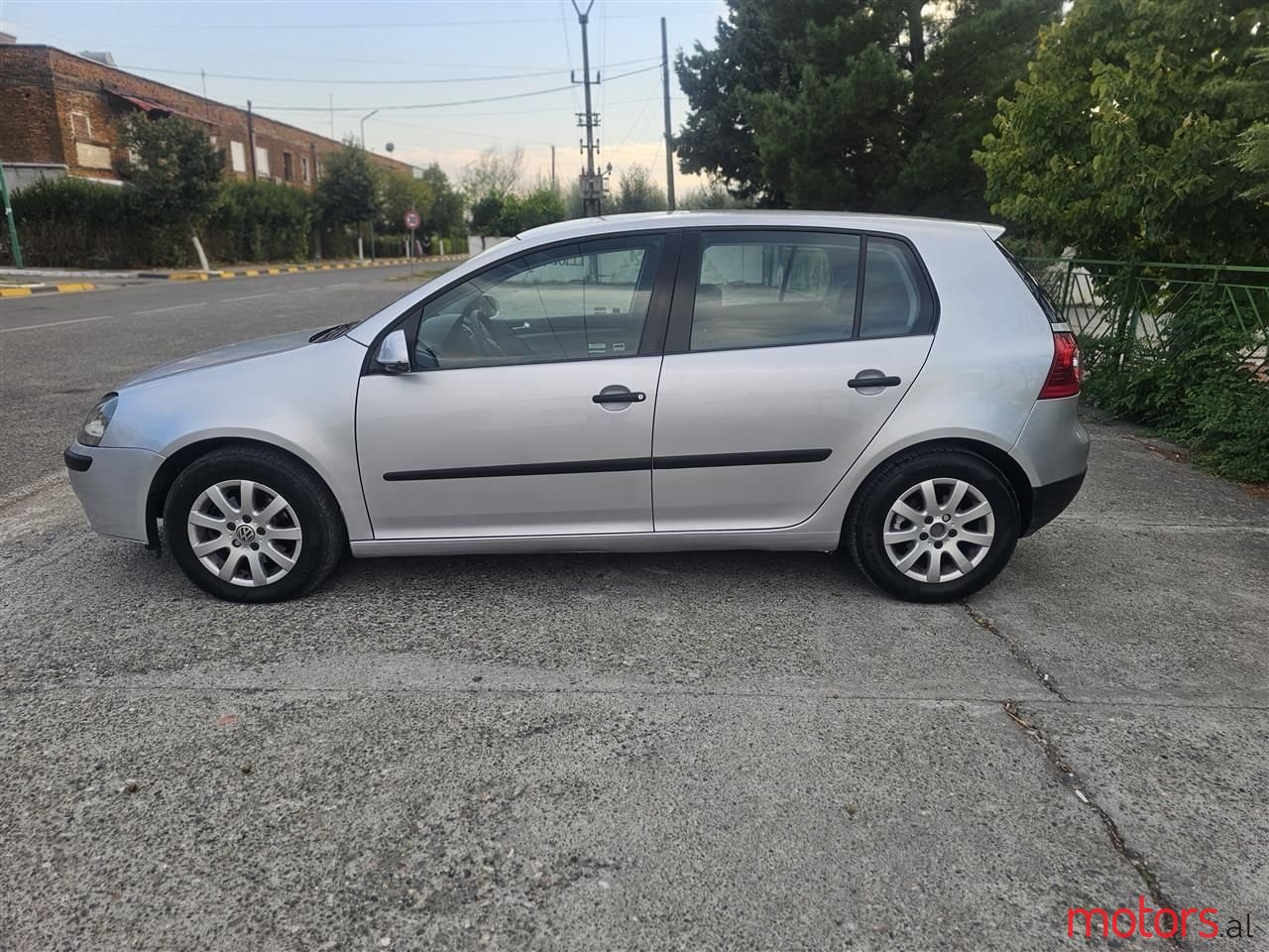 2004' Volkswagen Golf photo #6