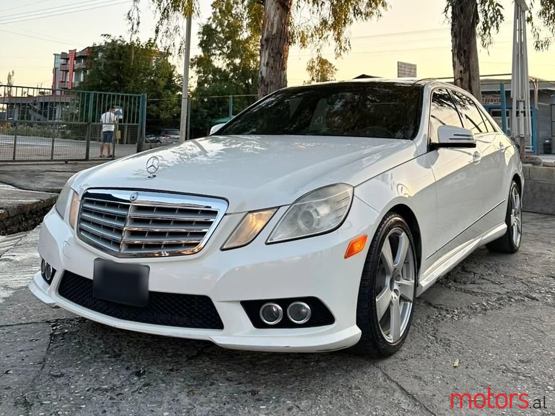 2011' Mercedes-Benz E 350 photo #2