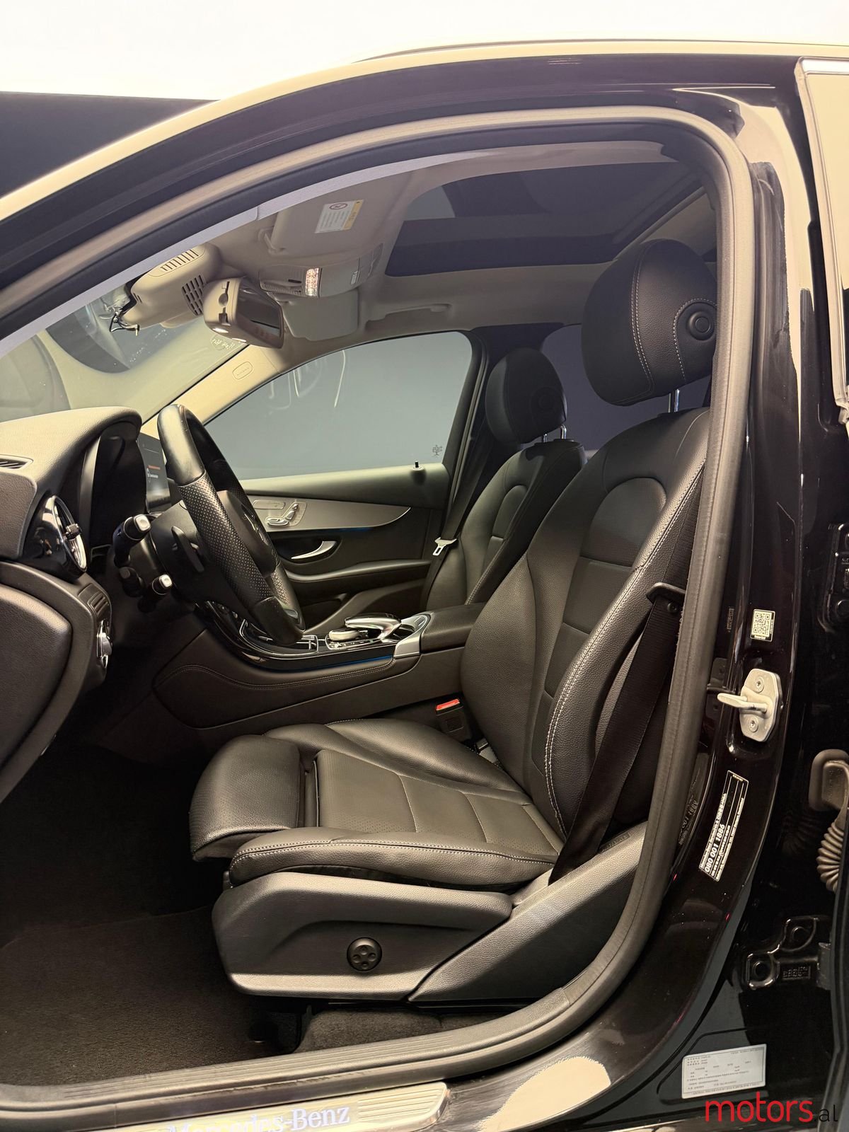 2016' Mercedes-Benz GLC 220 photo #4