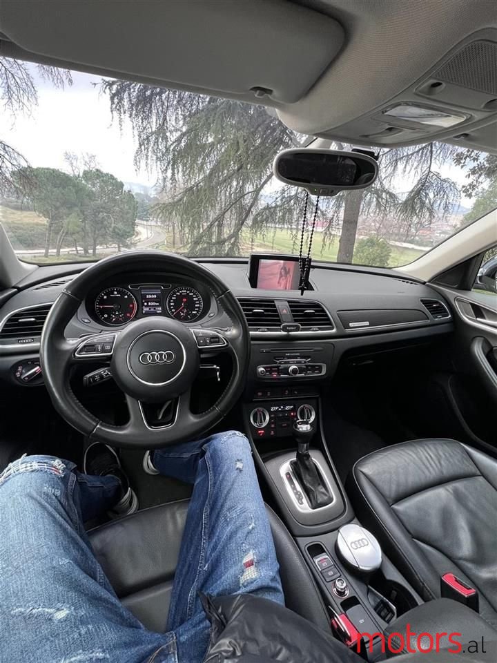 2013' Audi Q3 photo #5