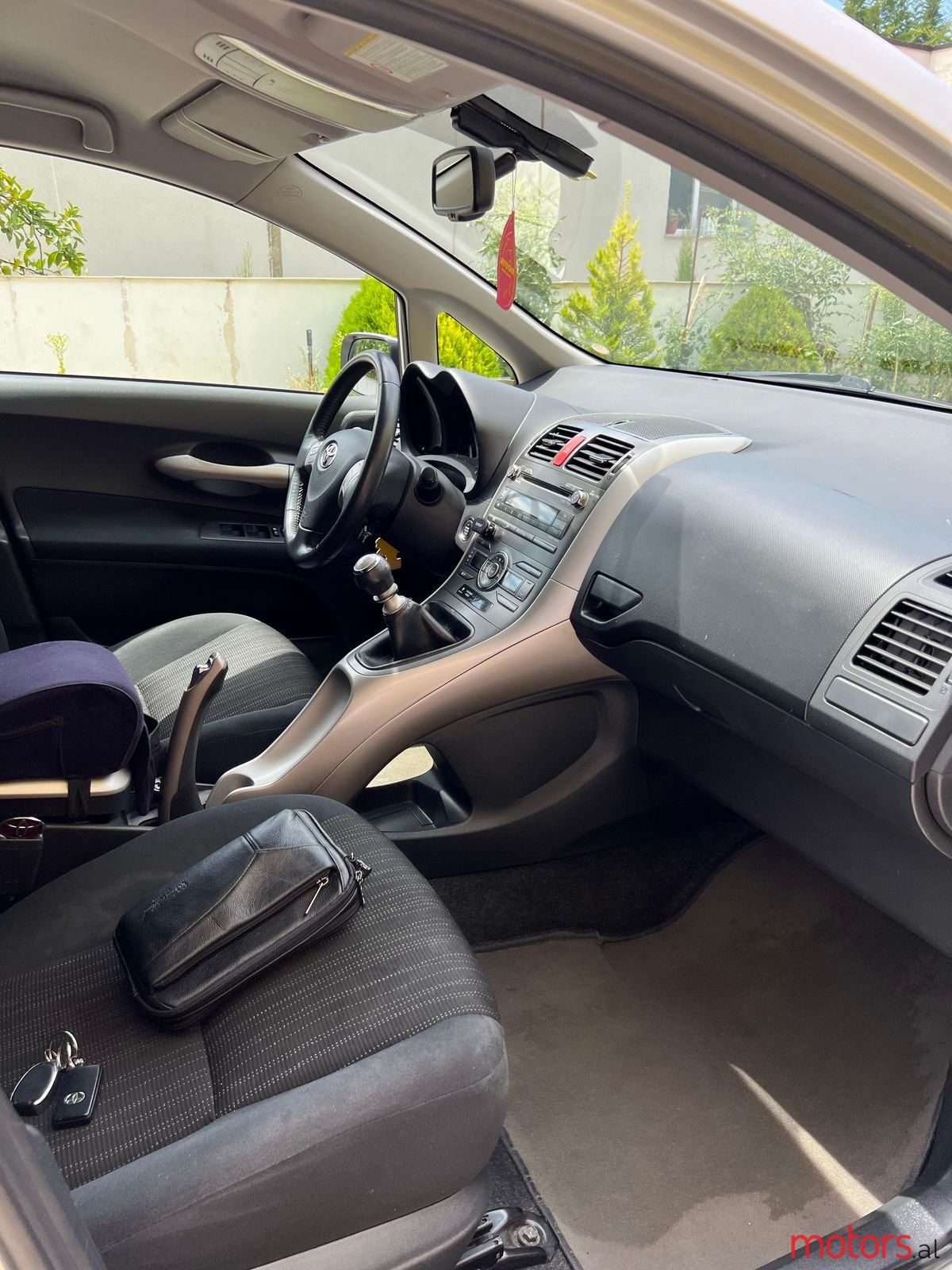 2007' Toyota Auris photo #4