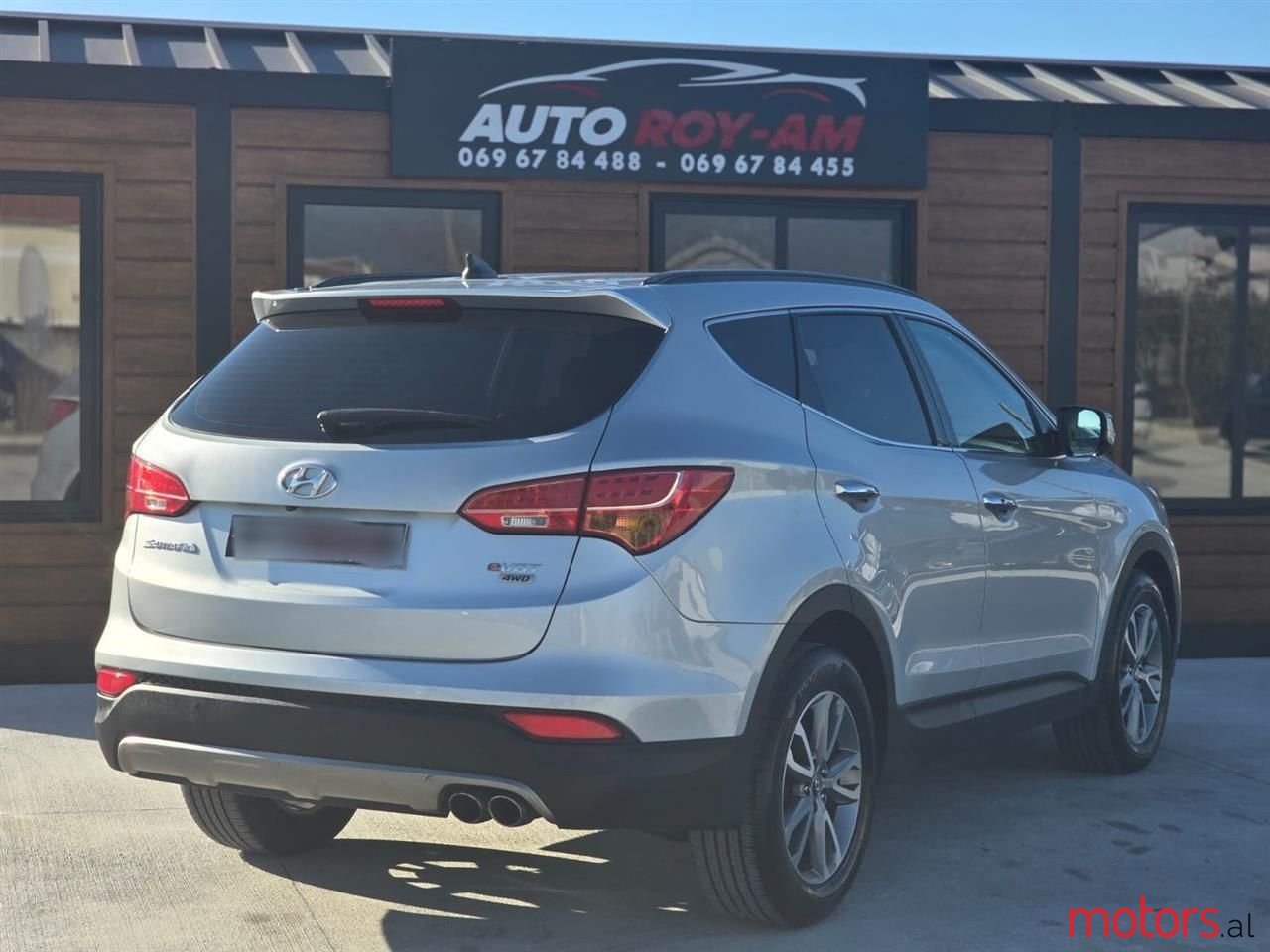 2012' Hyundai Santa Fe photo #4