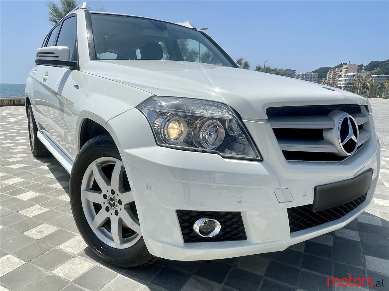 2009' Mercedes-Benz GLK 220 photo #6