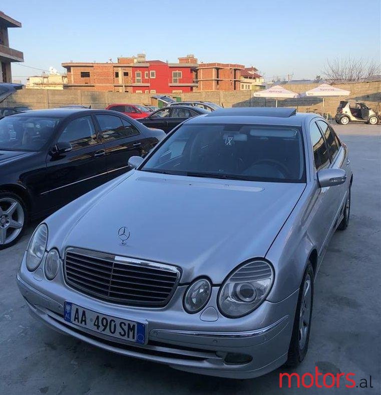 2002' Mercedes-Benz E 270 photo #2