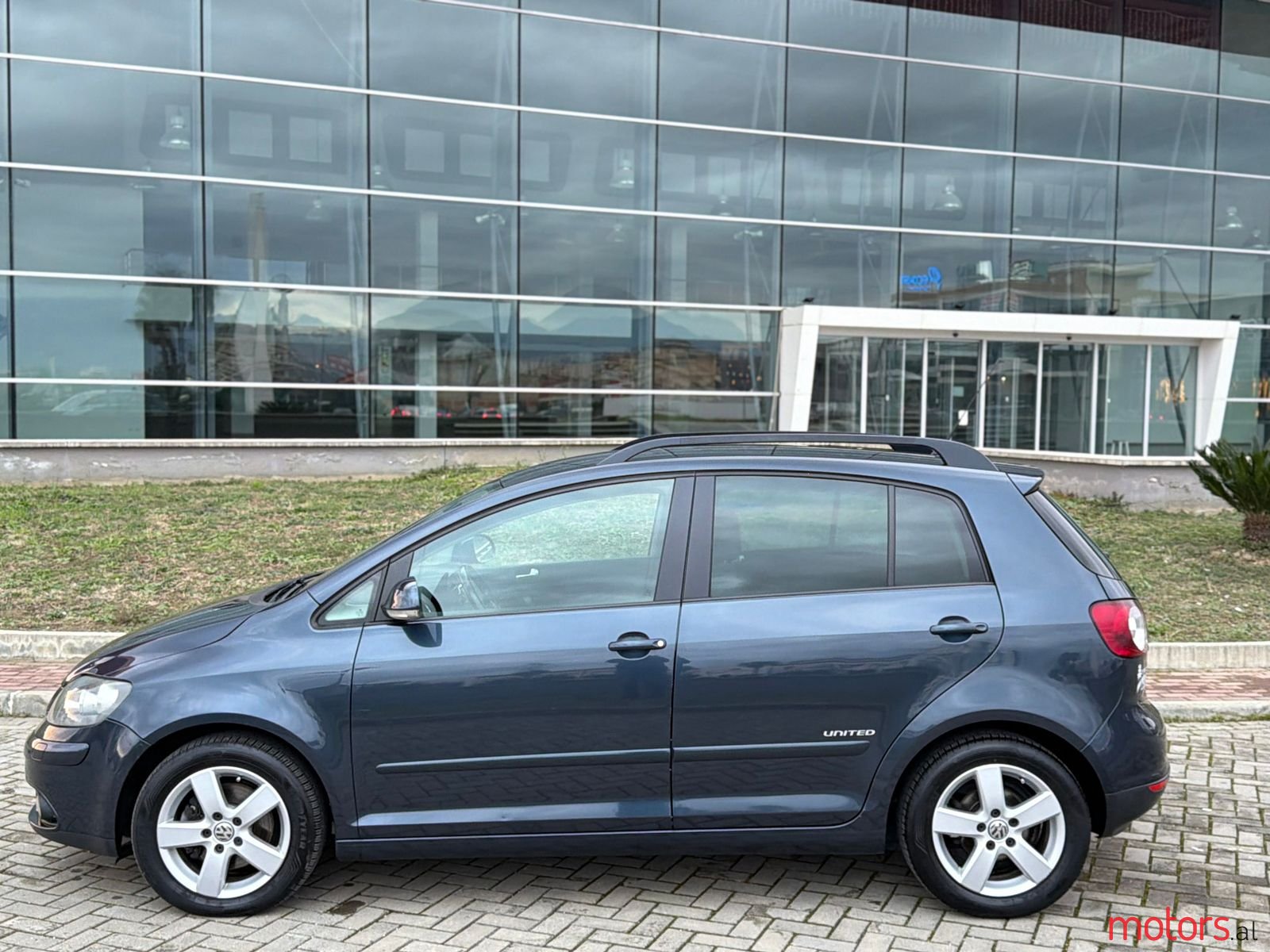 2008' Volkswagen Golf Plus photo #2
