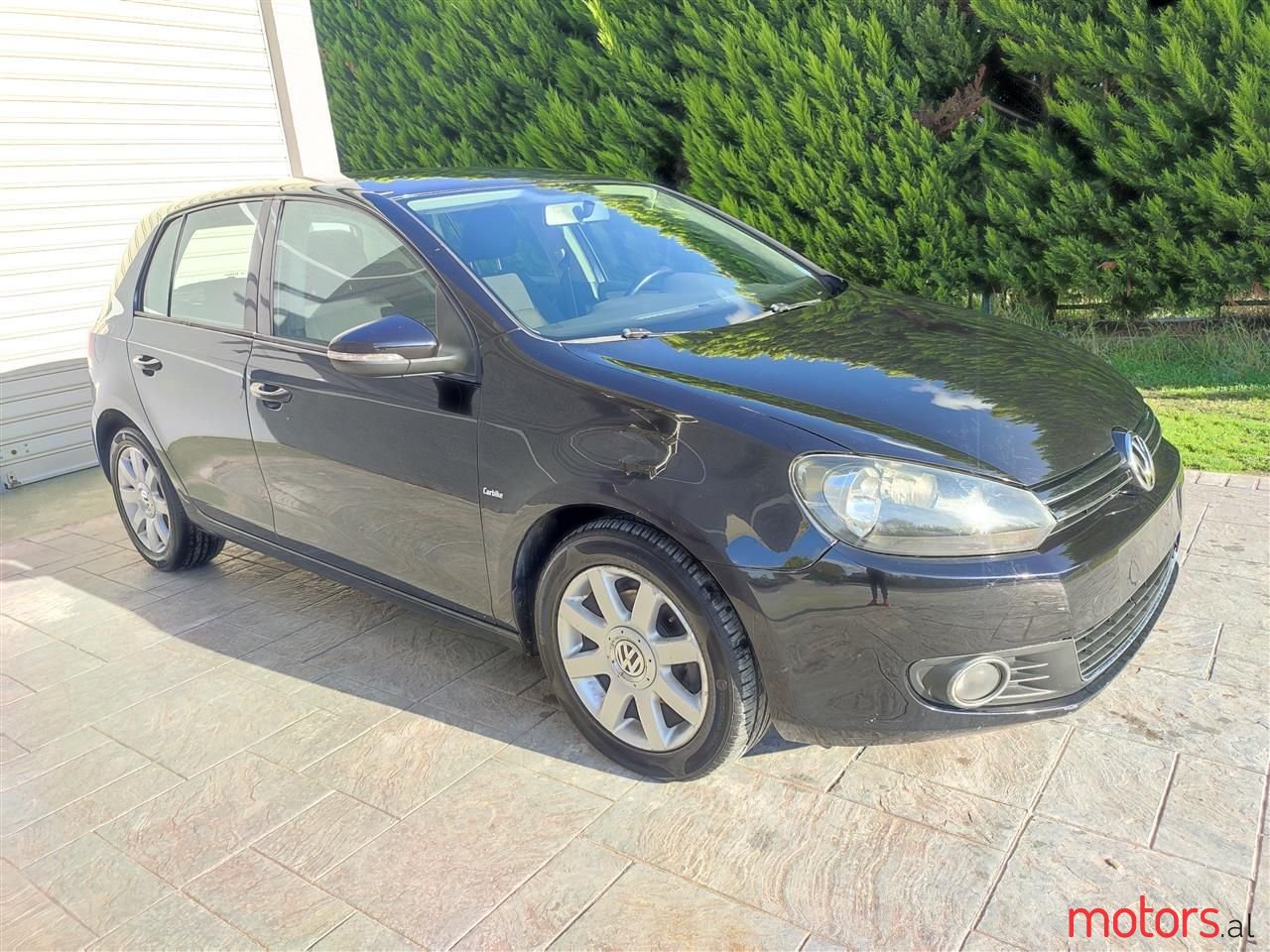 2009' Volkswagen Golf photo #5