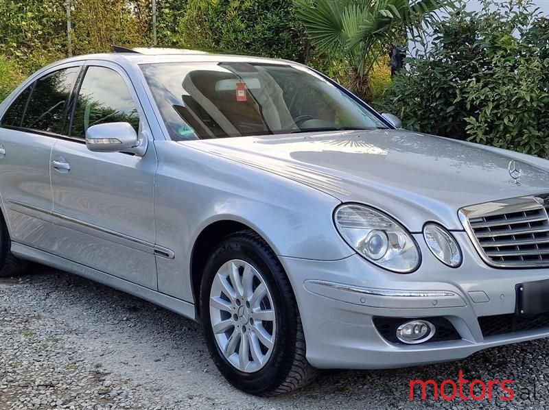 2007' Mercedes-Benz E 200 photo #2