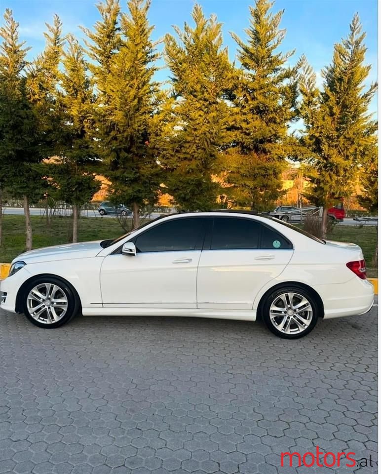 2013' Mercedes-Benz C 200 photo #2