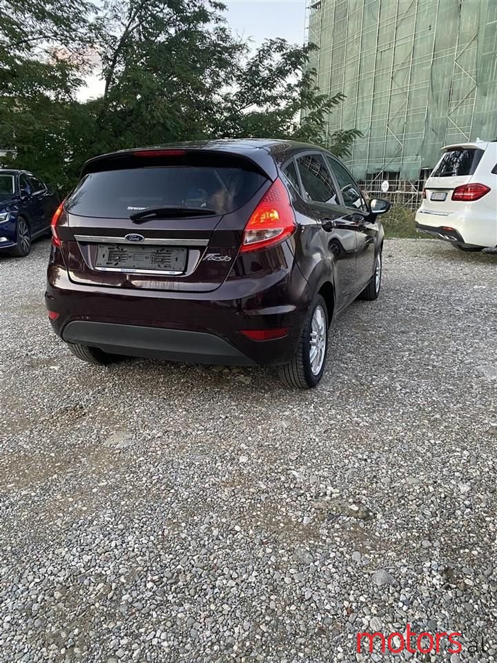 2010' Ford Fiesta photo #2