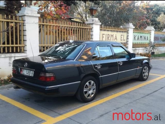 1991' Mercedes-Benz 213 photo #3