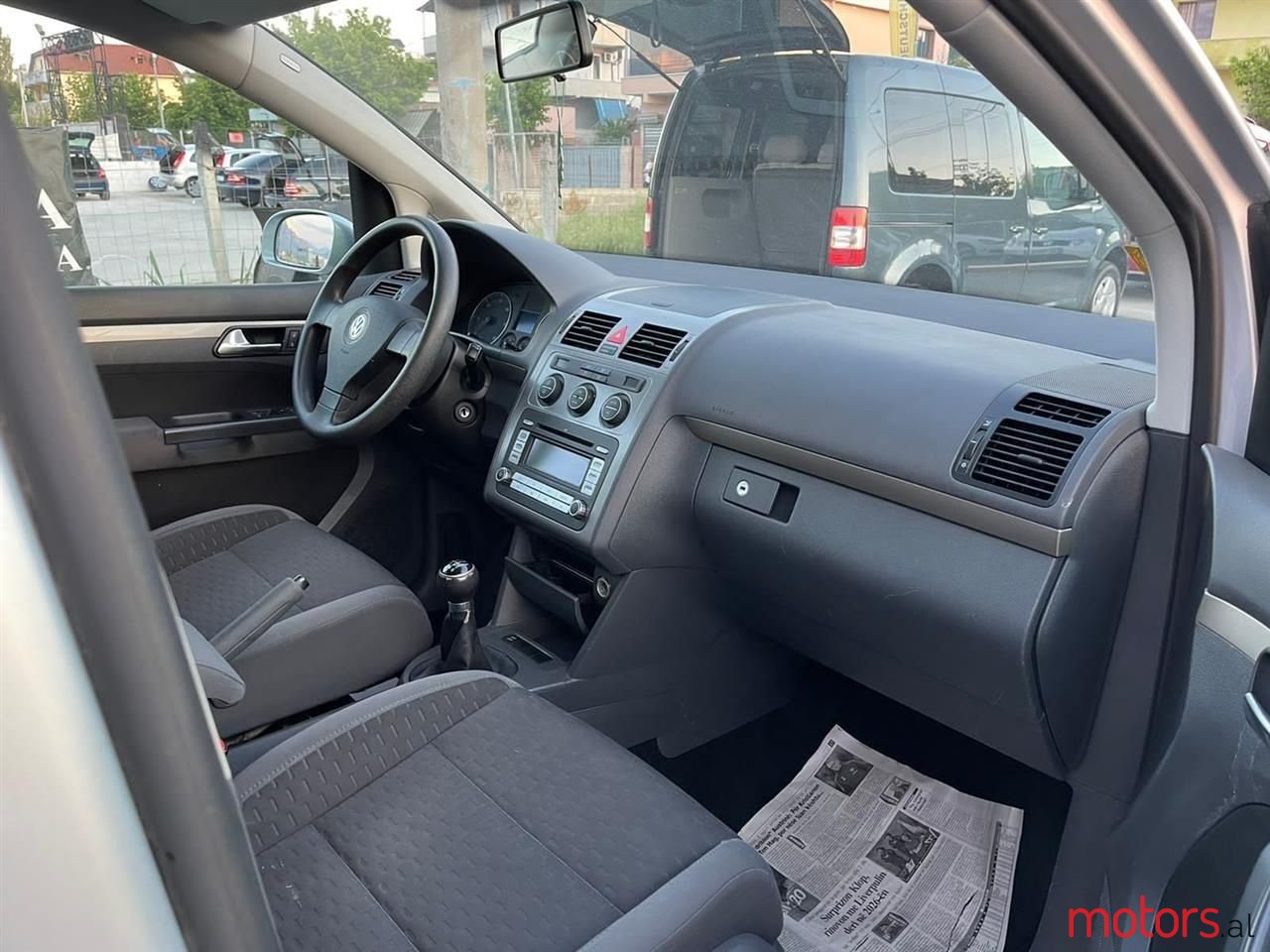 2007' Volkswagen Touran photo #2