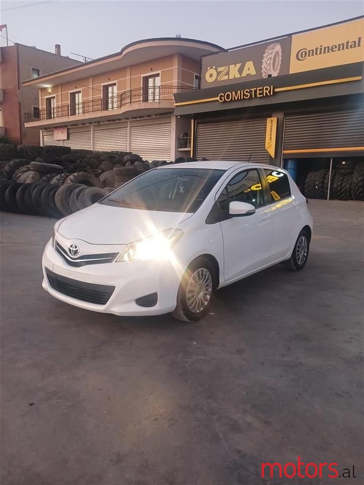 2014' Toyota Yaris photo #3