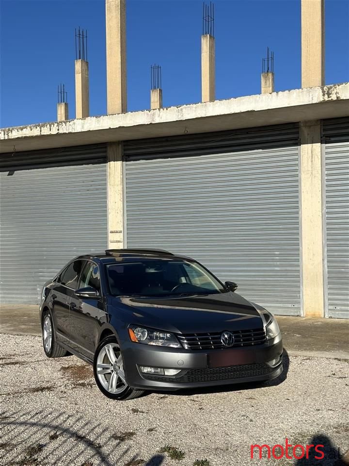2013' Volkswagen Passat photo #1