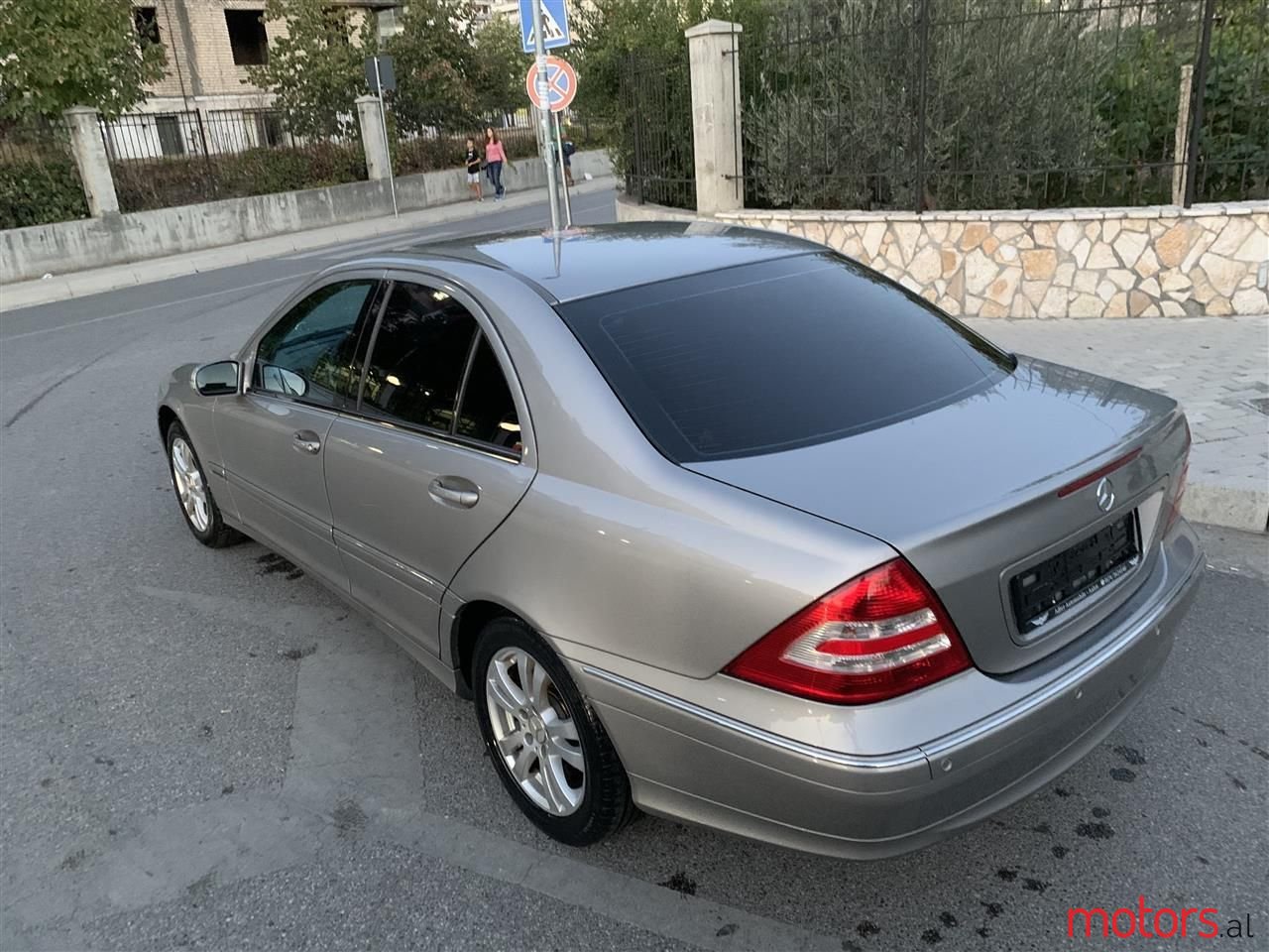 2005' Mercedes-Benz C 220 photo #3