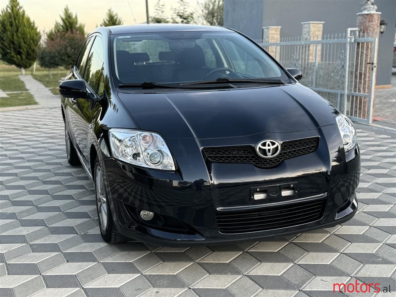 2008' Toyota Auris photo #1