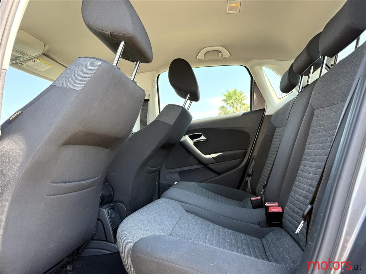 2012' Volkswagen Polo photo #2