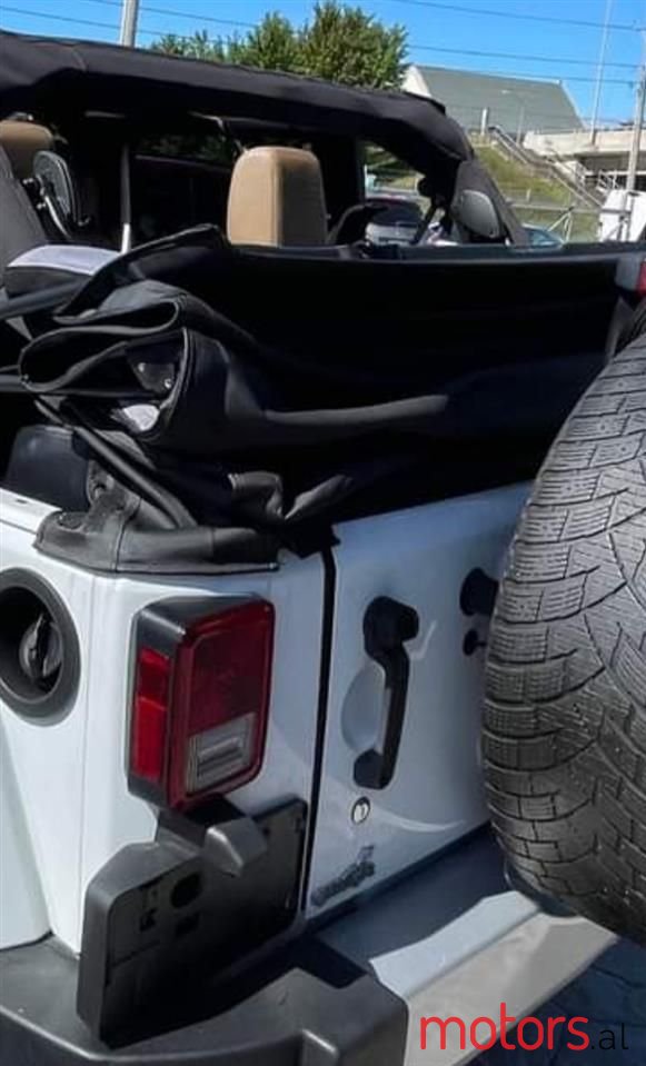 2012' Jeep Wrangler photo #4