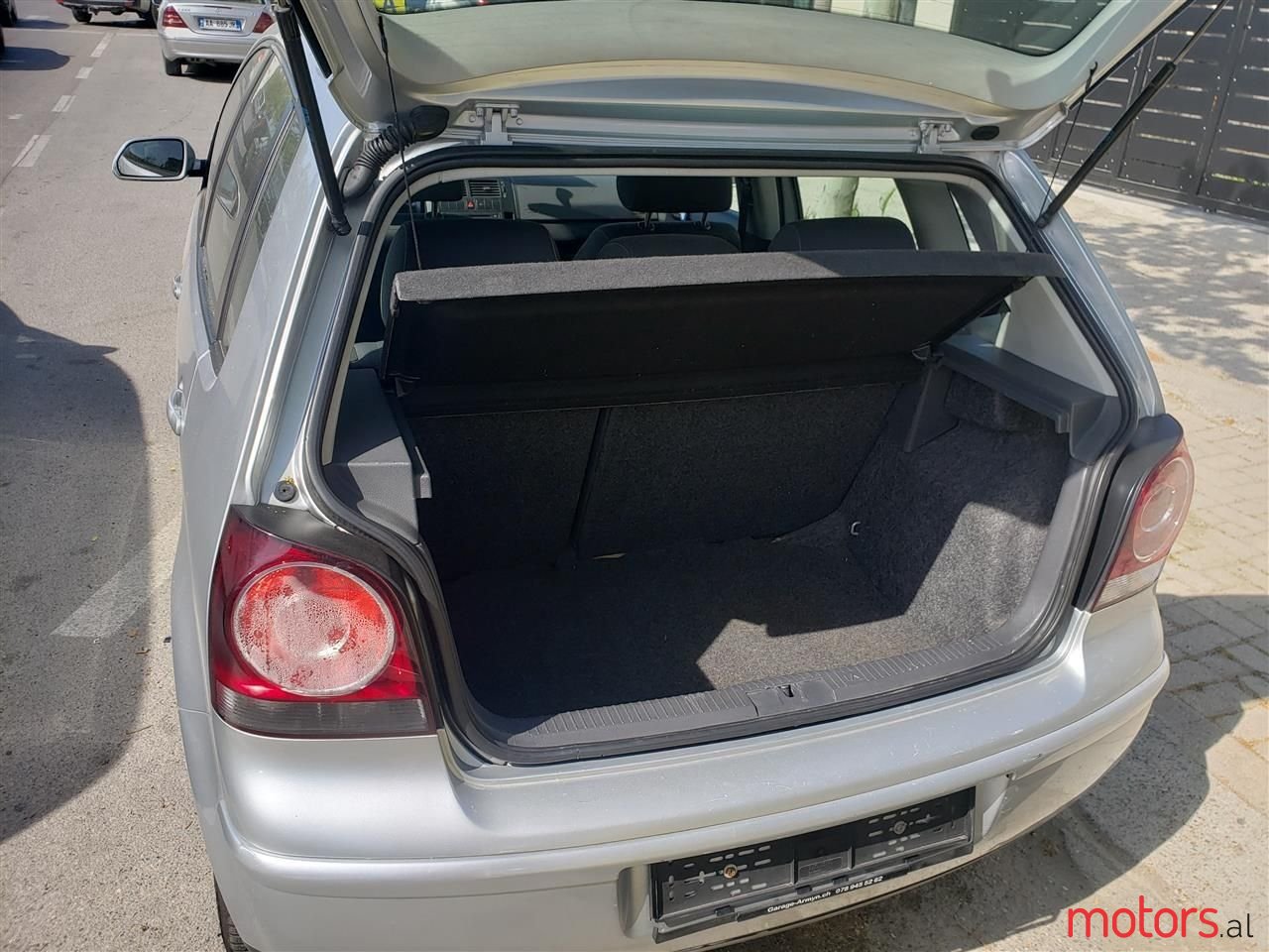 2009' Volkswagen Polo photo #5