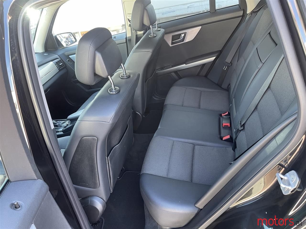 2011' Mercedes-Benz GLK 220 photo #4