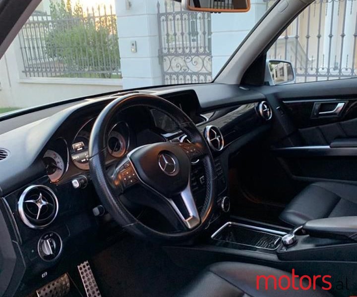 2014' Mercedes-Benz GLK 250 photo #2