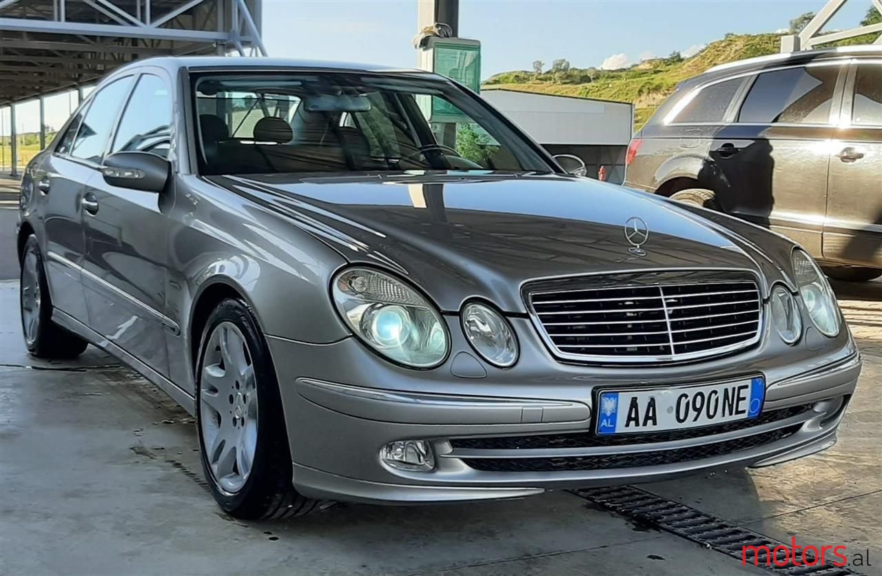 2004' Mercedes-Benz E 270 photo #3