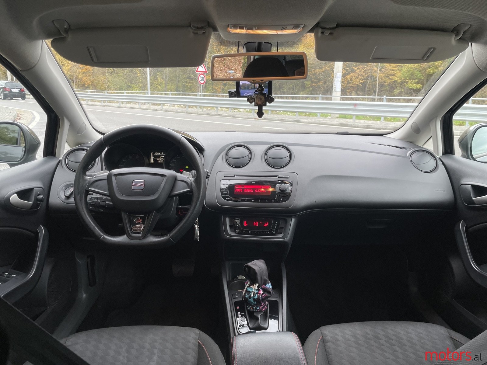 2012' SEAT Ibiza photo #3