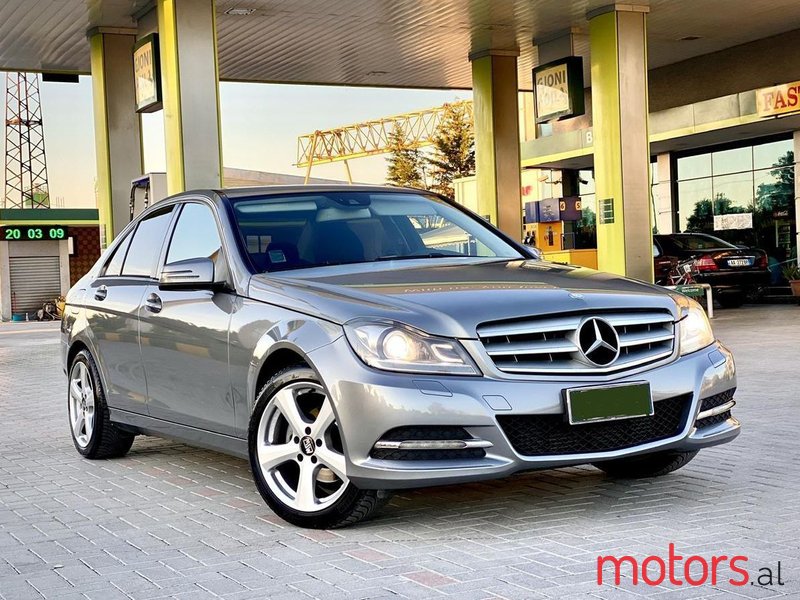 2014' Mercedes-Benz C 200 photo #1