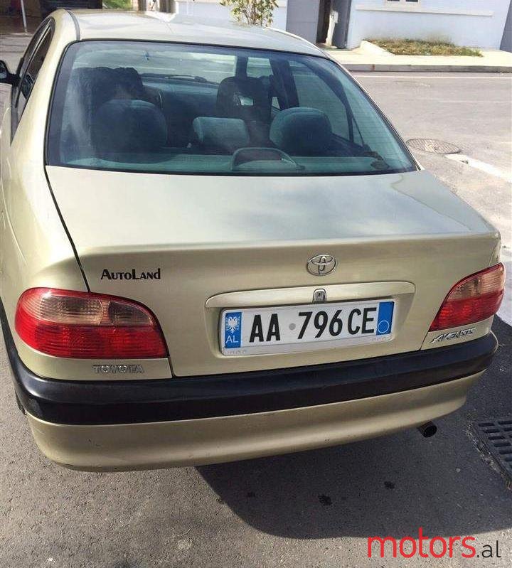 2001' Toyota Avensis photo #1
