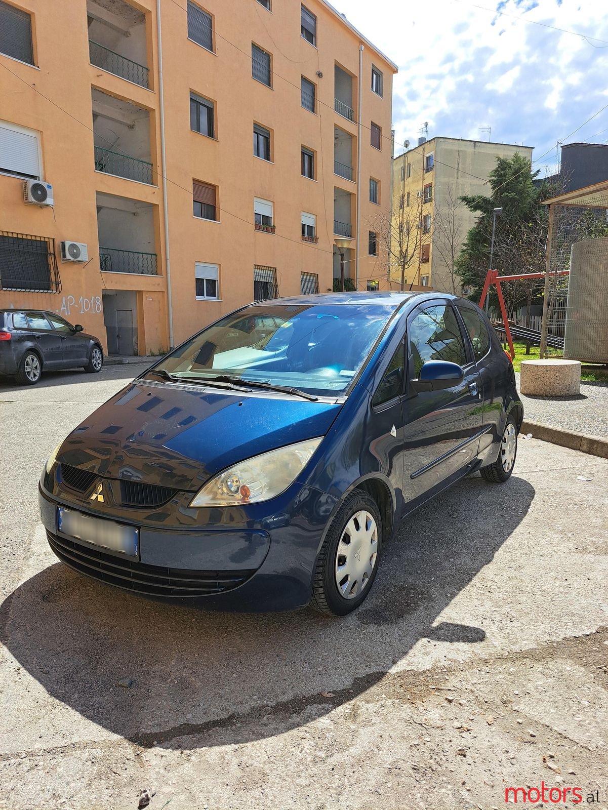 2007' Mitsubishi Colt photo #3