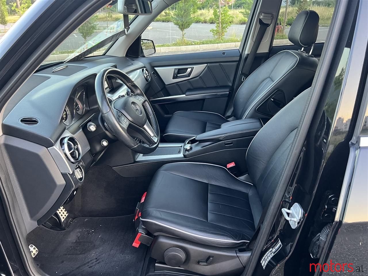 2013' Mercedes-Benz GLK 250 photo #2