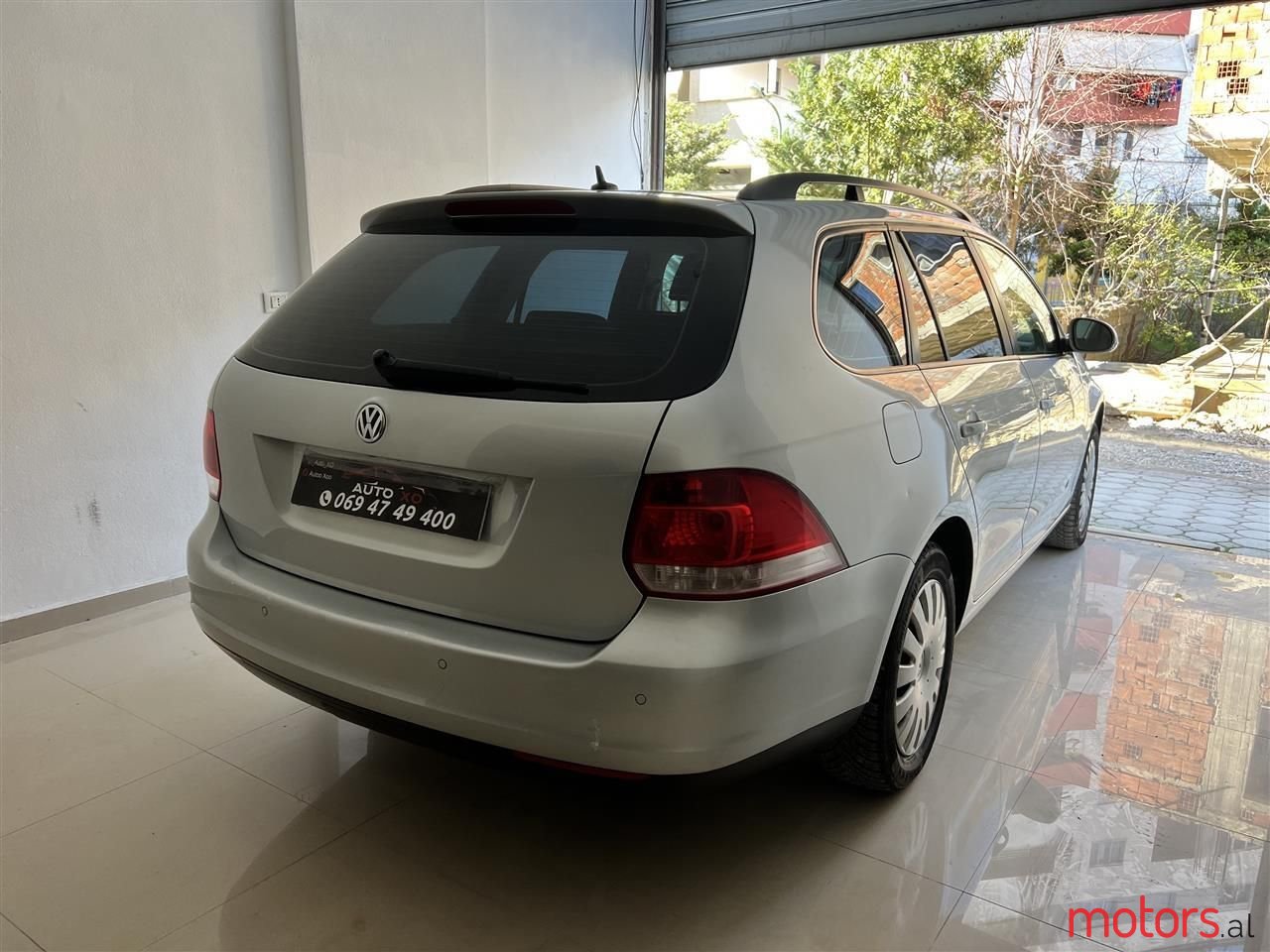 2009' Volkswagen Golf photo #3