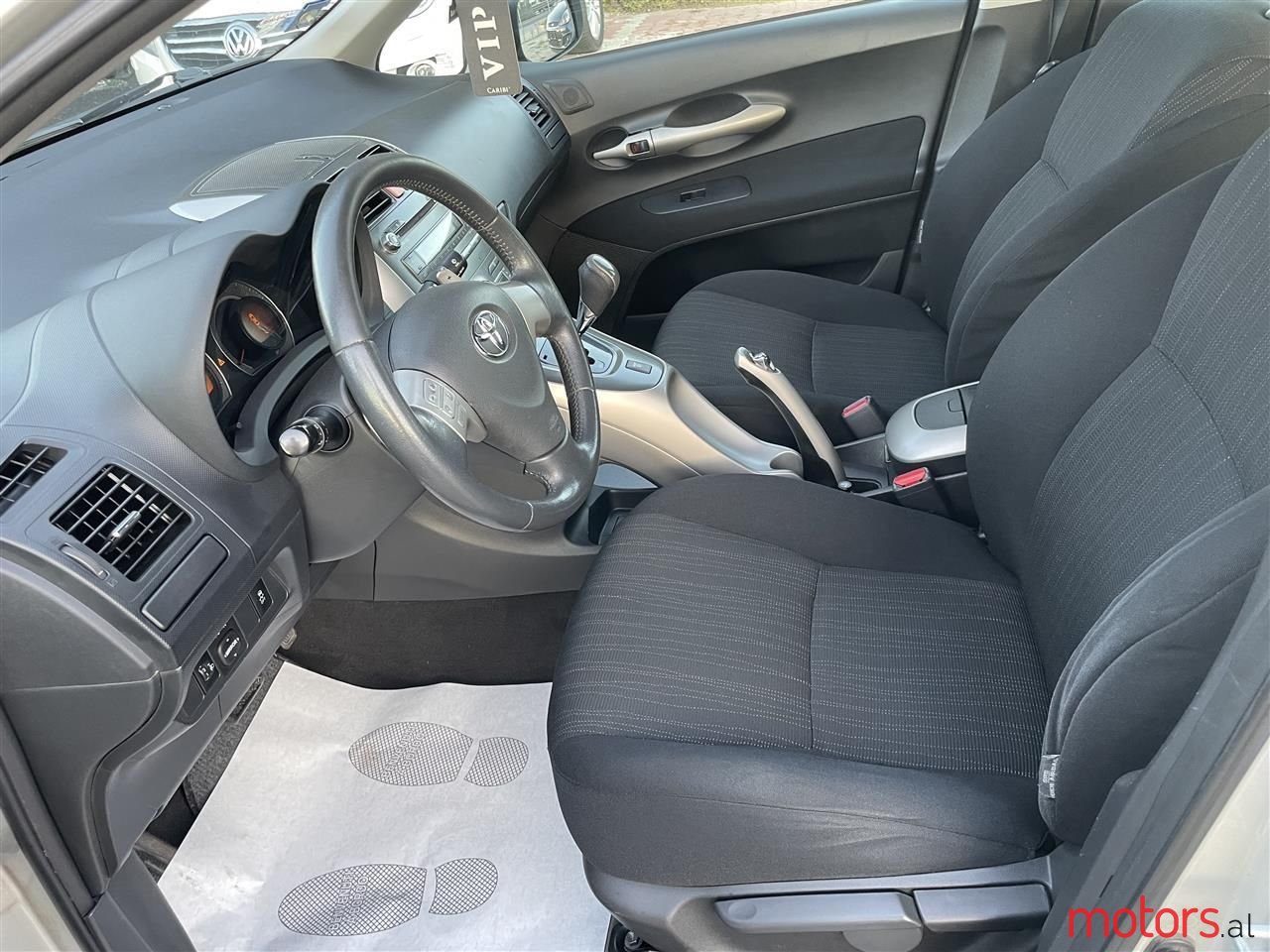 2007' Toyota Auris photo #6