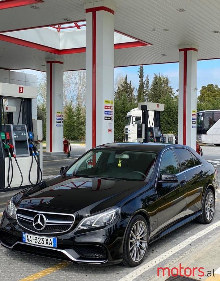 2014' Mercedes-Benz E 220 photo #1