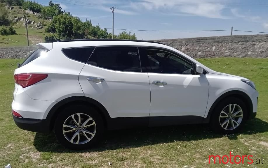 2013' Hyundai Santa Fe photo #6