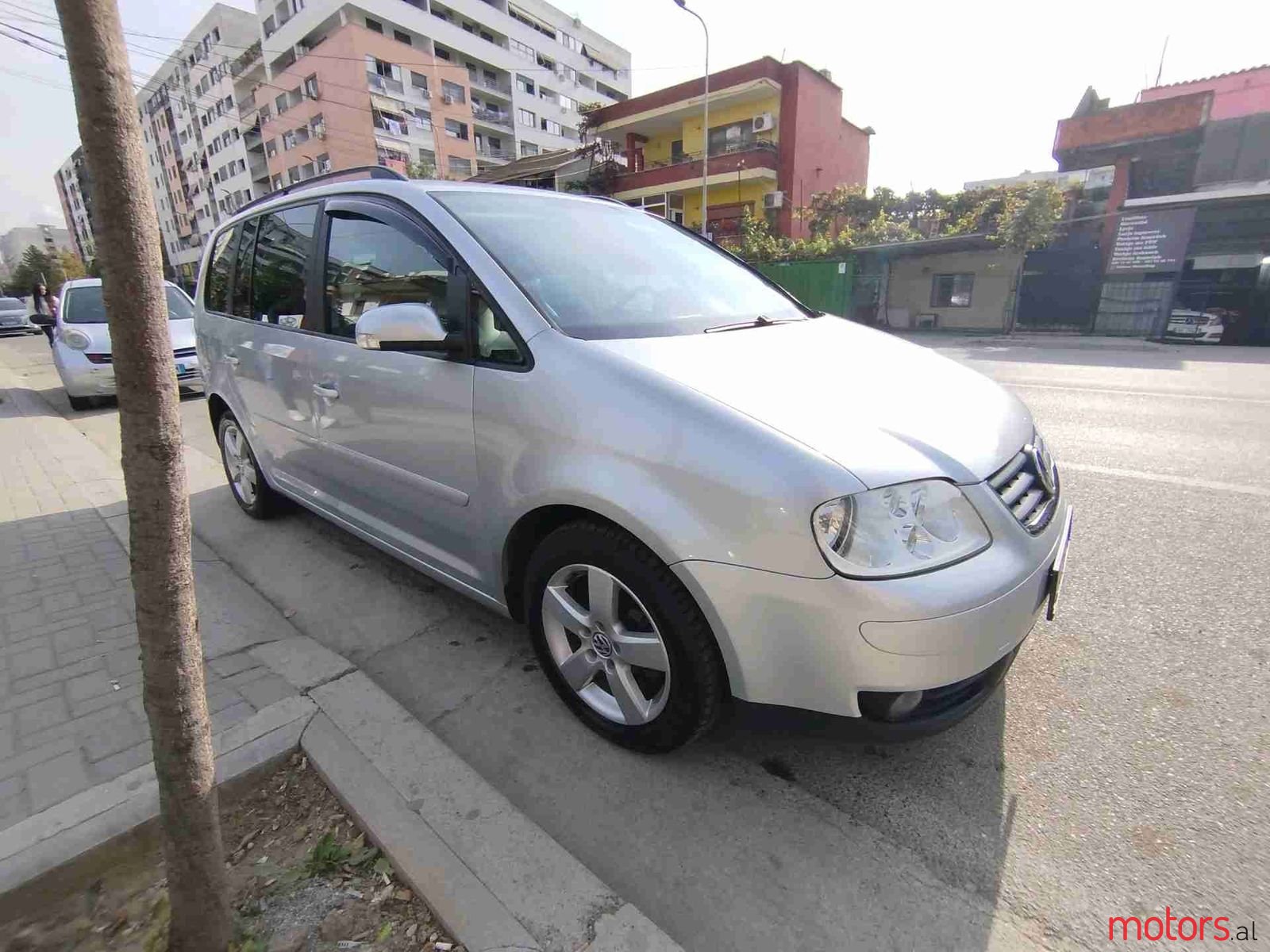 2003' Volkswagen Touran photo #5