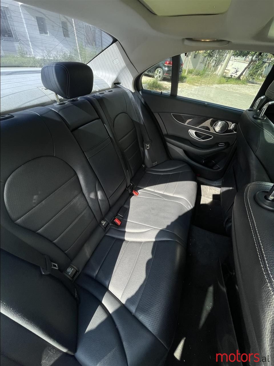 2015' Mercedes-Benz C 300 photo #6