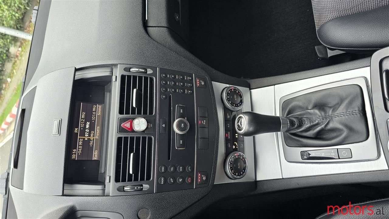 2008' Mercedes-Benz C 180 photo #3